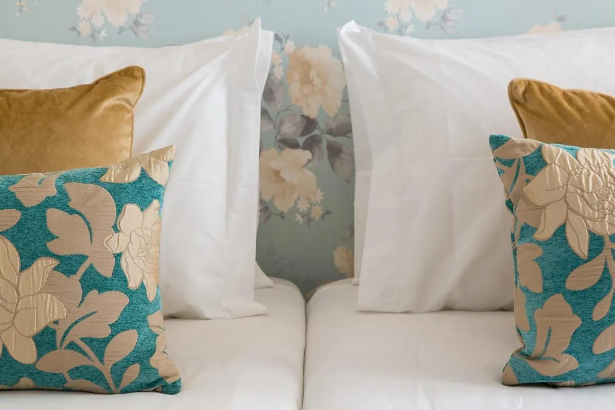 Suites Amalia Guesthouse Near Rossio Square Lisbon Portugal